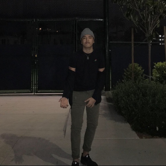 Meet your Posher, Joshua - Picture 1 of 1